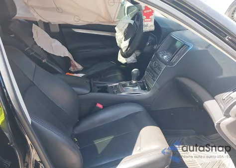 2015 Infiniti Q40 z USA, uszkodzony, nr VIN JN1CV6AP2FM502848